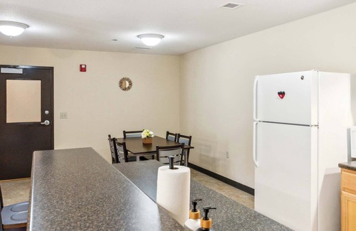 Ontario Apartment | Bright and Connected Your Ideal Getaway