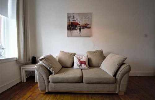 Glasgow Westend Apartment | Bright and Cosy West End Apartment