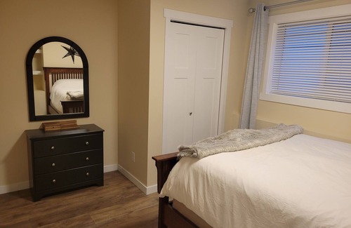 Rutland Apartment | Bright and cozy basement suite. Convenient to Big White and all Kelowna sites.