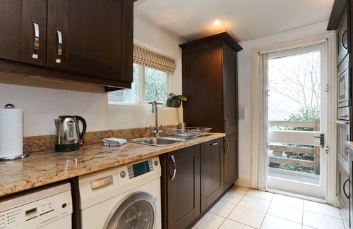 Chelsea Apartment | Bright and large two bedrooms flat with garden in central location