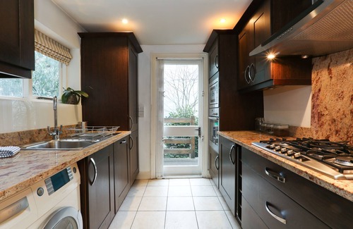 Chelsea Apartment | Bright and large two bedrooms flat with garden in central location