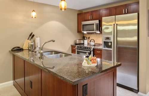 Honokowai Condo | Bright and Luxurious 1BR at Honua Kai Resort #K722