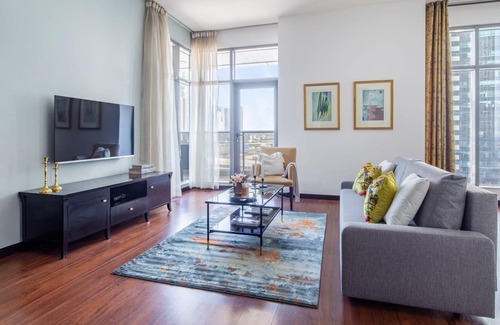 Jumeirah Lake Towers Apartment | Bright and Modern 1BR in JLT with City Views