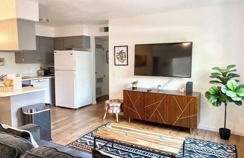 Chico Apartment | Bright and Modern 2 Bedroom in Downtown Chico