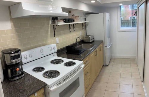 Aurora Apartment | Bright and Modern 2BR Apartment, Adventure-Local Delights Await! Family & Group