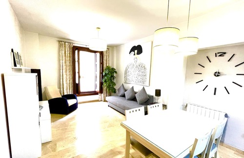 Ciutat Vella Apartment | BRIGHT AND STYLISH FLAT IN THE CENTER OF DOWNTOWN. NEW LISTING