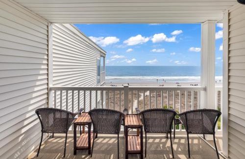Windy Hill Apartment | Bright and Sunny Condo with Stunning Oceanfront
