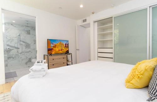 Bankers Hill House | Bright and Trendy - Panoramic - Chic - Prime Location