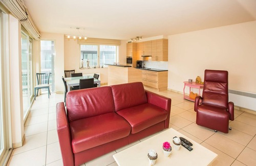 Middelkerke Apartment | Bright apartment with terrace