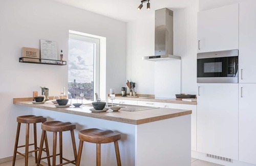 Zeebrugge Apartment | Bright Apartment with Harbor View
