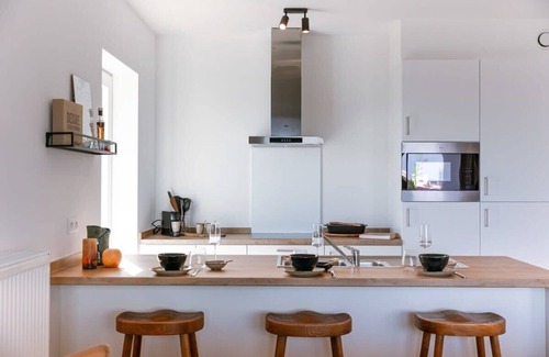 Zeebrugge Apartment | Bright Apartment with Harbor View