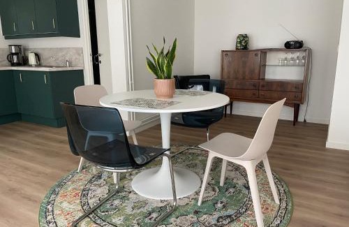 Sint-Amandsberg Apartment | Bright apartment with private parking near Ghent city centre