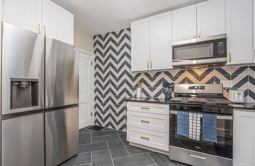 Valparaiso Apartment | Bright BnB Apartment 1S: King Bed + Near VU