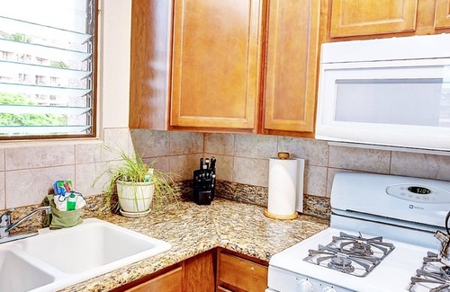 Kihei Apartment | Bright, breezy Corner studio, low rates all year OPEN Days/weeks in Aug-Sep 2025