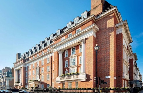 City of Westminster Condo | Bright & Calm: 2-Bedroom Condo in the Heart of London