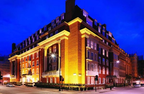 City of Westminster Condo | Bright & Calm: 2-Bedroom Condo in the Heart of London