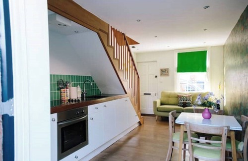 Oxford City Centre House | Bright & Charming 1 bed Townhouse in Jericho