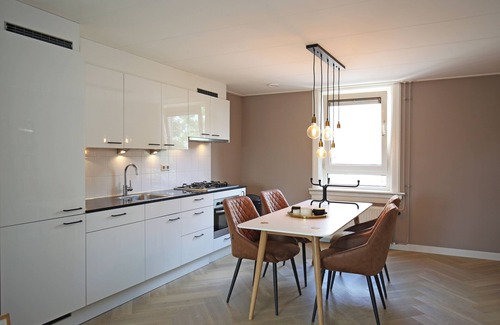 IJsselbuurt Apartment | Bright City Retreat near Center & RAI" with perfect WIFI
