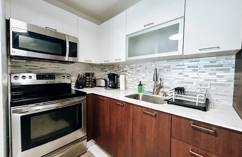 Santurce Villa | Bright, Comfy Apt @ Miramar