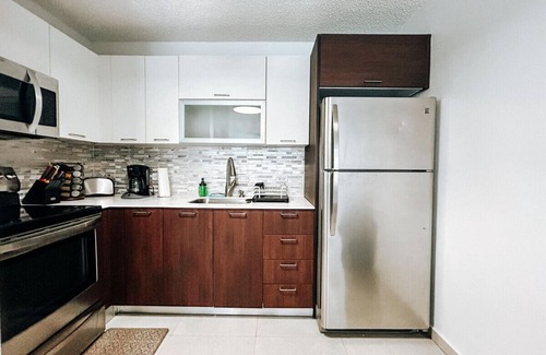 Santurce Villa | Bright, Comfy Apt @ Miramar