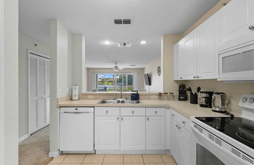 Kissimmee Condo | Bright & Cozy 2BR Condo Minutes from Disney Parks