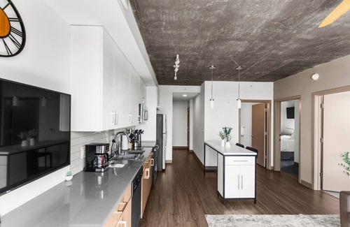 Five Points South Apartment | Bright & Cozy 2BR Getaway in BHM