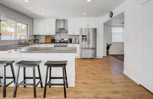 Paradise Villa | Bright, Cozy and Spacious Home w/Heated Pool and Spa. Pet Friendly!