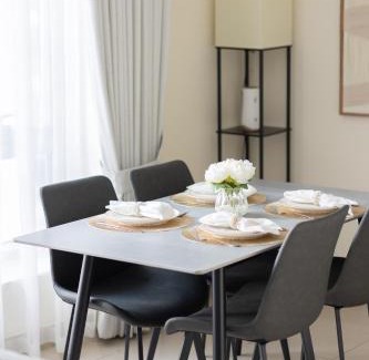 Dubai Marina Apartment | Bright & Cozy Apartment in Heart of Dubai Marina