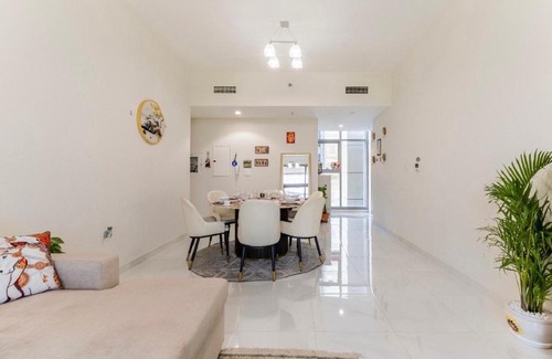 Jadaf Apartment | Bright & Cozy, Near Metro & Downtown, Pool, Gym