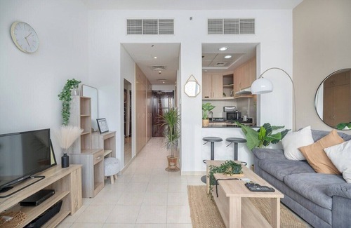 Discovery Gardens Apartment | Bright & Cozy Studio - Discovery Gardens Stay