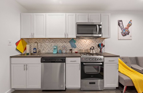 Hoboken Apartment | Bright & Cozy Studio Near PATH!