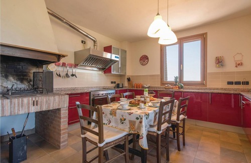 Dogana House | Bright detached house surrounded by rolling hills, 8 km from Rimini, 23 km from Riccione and 15 km f