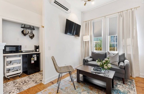 Westside Apartment | Bright Downtown Apartment, Walkable to Everything!
