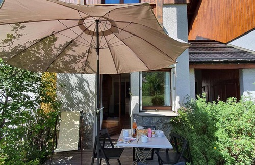 La Salle-les-Alpes Apartment | Bright duplex chalet · Shuttle to slopes · Free WIFI · Pets allowed