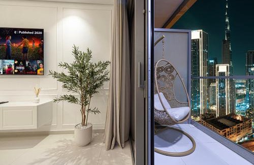 Downtown Dubai Apartment | Bright High Floor Apartment in a 5 Star Hotel Resident Tower w Burj View and access to 64th Infinity Pool, Gym, Sauna, Spa, Restaurants, Bars and more