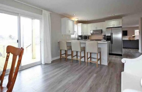 Historic Old Town House | Bright House on the Park in Old Town - Minutes to Town