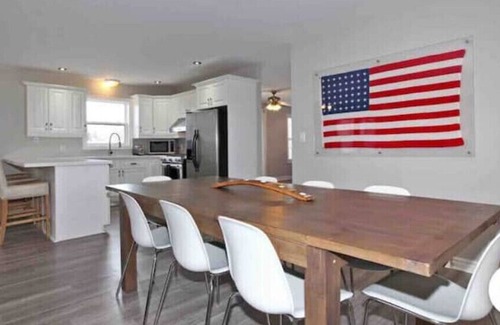 Historic Old Town House | Bright House on the Park in Old Town - Minutes to Town