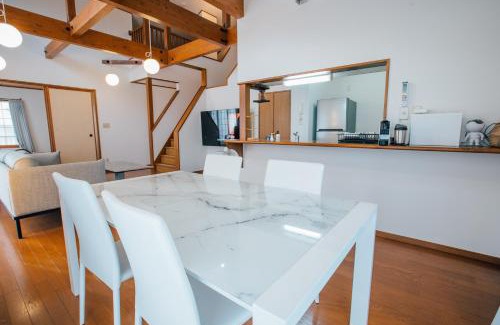 Yawatano House | Bright house