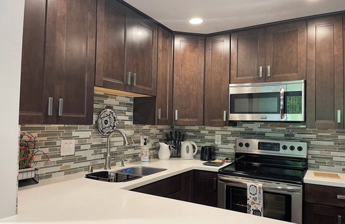 La Jolla Shores Condo | Bright La Jolla Shores Condo – Balcony Views, Parking & 15-Min Walk to Beach