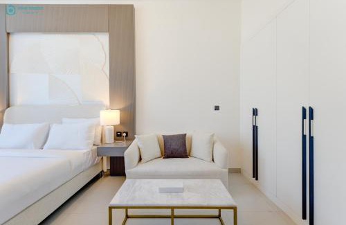 Dubai Apartment | Bright & Luxury Studio with Balcony in Al Furjan