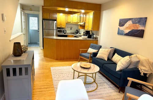 Downtown St. John's House | Bright Modern Home in the City Centre! Two Parking Spots + Fireplace ⭐️⭐️⭐️⭐️⭐️
