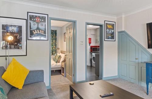 York House | Bright Modern York Home with Free Parking Pass the Keys