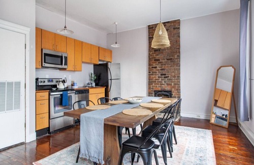 Old City Apartment | Bright Old City Loft