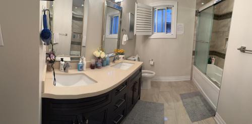 Mississauga House | Bright Private Single Bedroom Q33
