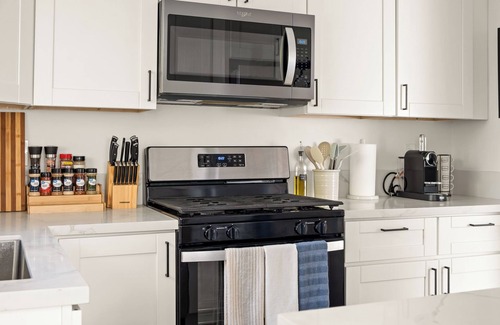 City Heights House | Bright & Roomy 3-bedroom house in Central San Diego