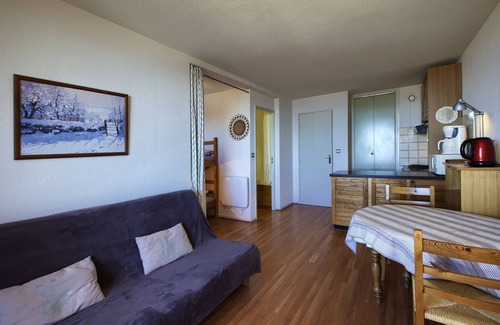 Font-Romeu-Odeillo-Via Apartment | Bright Studio in Font-Romeu View of the Pyrenees SKI Spa