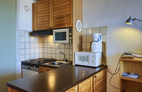 Font-Romeu-Odeillo-Via Apartment | Bright Studio in Font-Romeu View of the Pyrenees SKI Spa