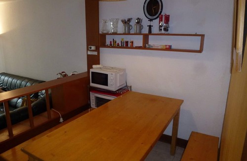 Isola Apartment | Bright Ski-In/Ski-Out Apartment with WiFi in the Heart of the Station