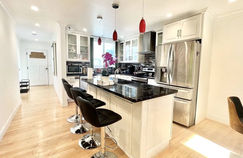 Inner Richmond Apartment | Bright Spacious 3bd/3bath Apt in the Heart of SF!