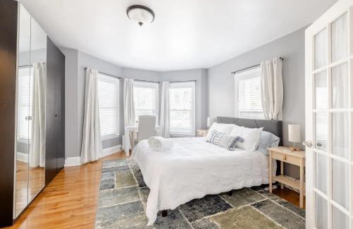 East Bayside Apartment | Bright Spacious Apartment - 2 BR 2 BA
